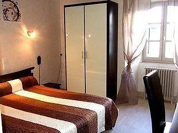 Hotel Logis L'ecu De France
