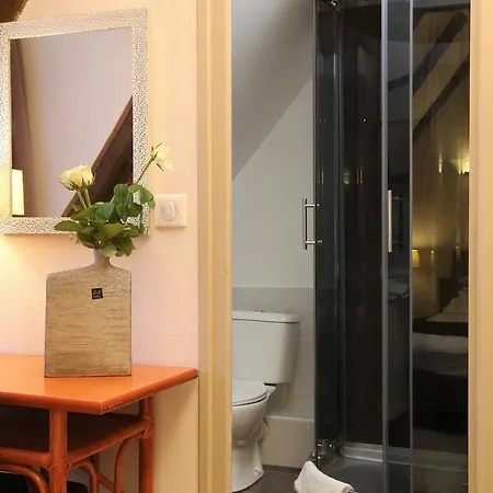 Logis L'ecu De France 3*