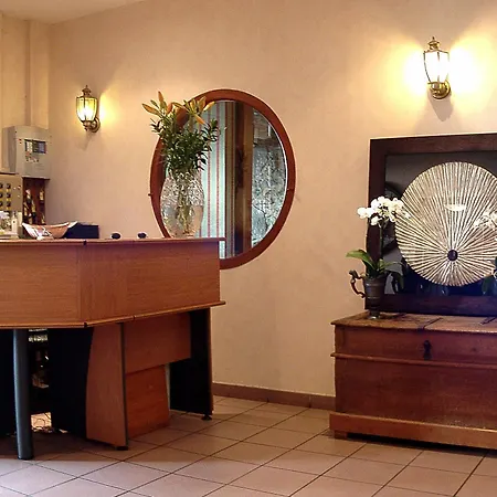 Logis L'ecu De France Hotel