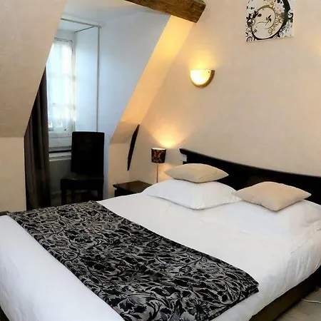 Hotel Logis L'ecu De France Mauriac (Cantal)
